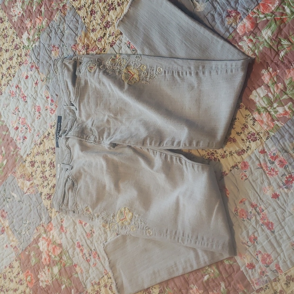 Driftwood embroidered jeans size 30